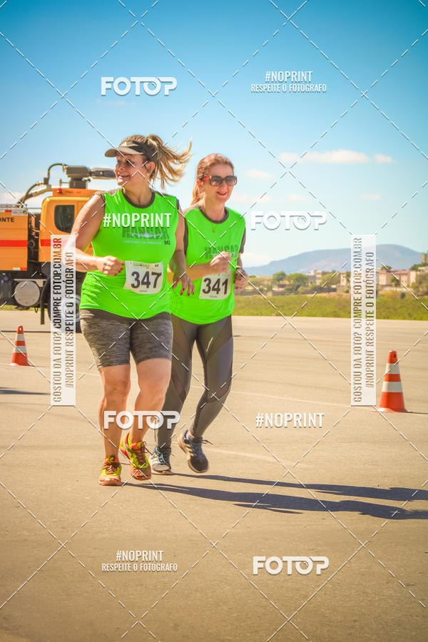 Compra tus fotos del eventoCorrida Hangar 942 En Fotop