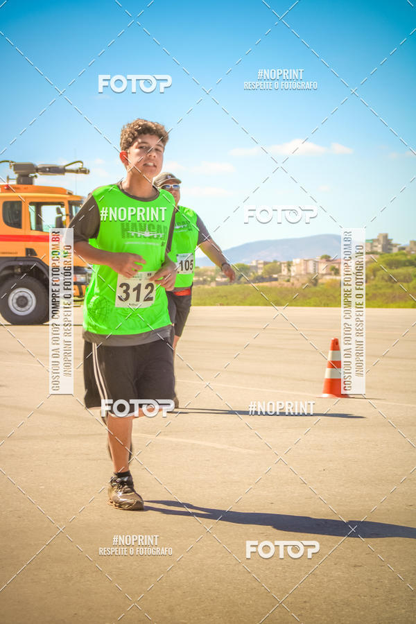 Compra tus fotos del eventoCorrida Hangar 942 En Fotop