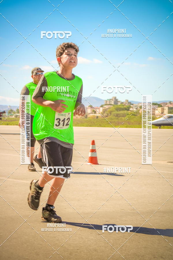 Compra tus fotos del eventoCorrida Hangar 942 En Fotop