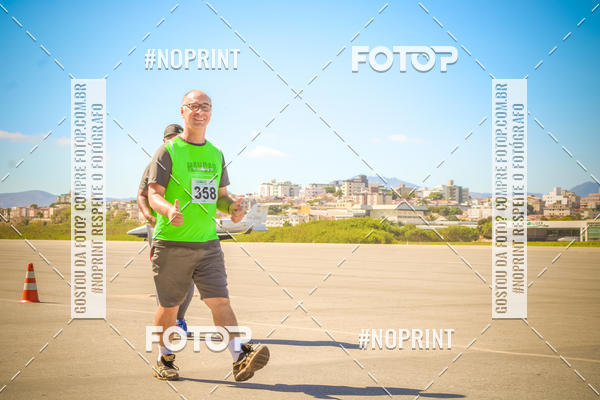 Achetez vos photos de l'vnementCorrida Hangar 942 sur Fotop