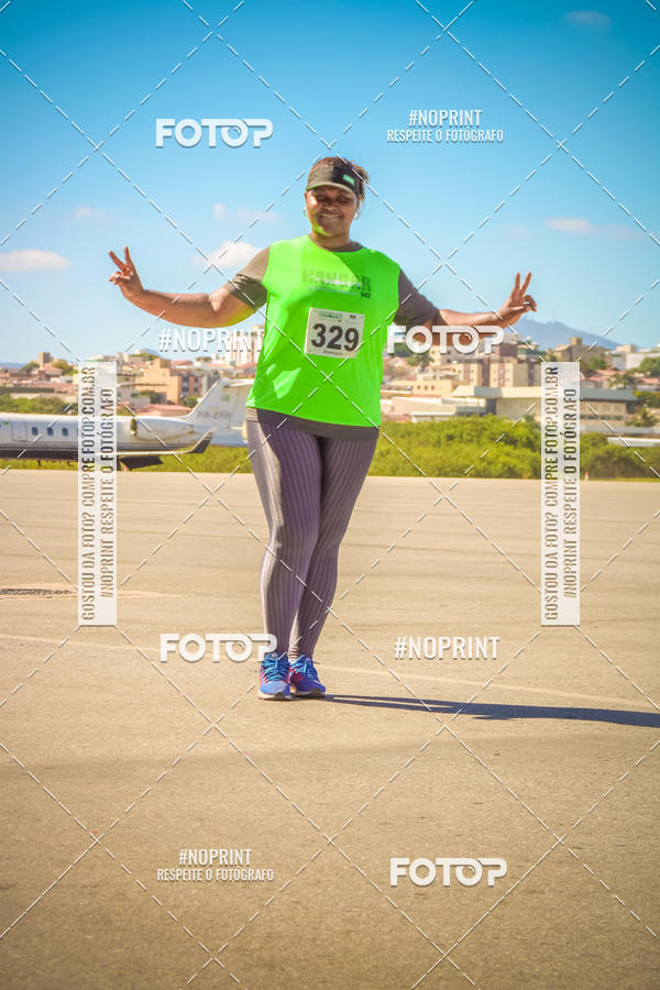 Achetez vos photos de l'vnementCorrida Hangar 942 sur Fotop