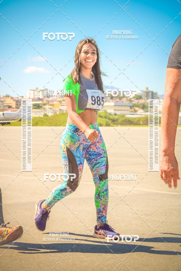 Achetez vos photos de l'vnementCorrida Hangar 942 sur Fotop