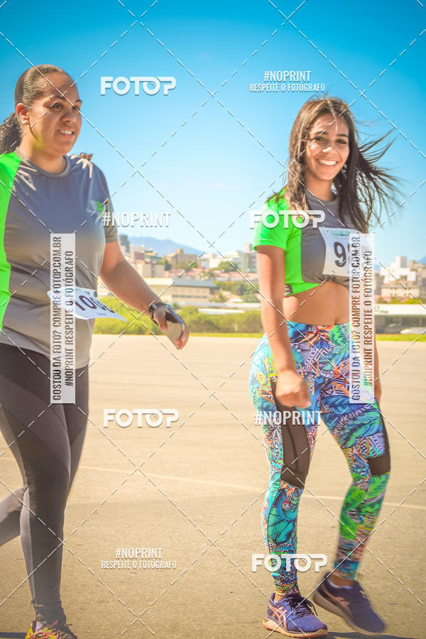 Achetez vos photos de l'vnementCorrida Hangar 942 sur Fotop