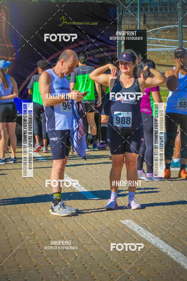 Achetez vos photos de l'vnementCorrida Hangar 942 sur Fotop