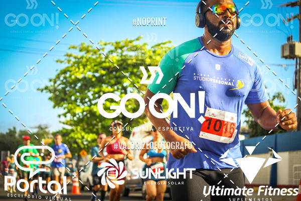 Buy your photos of the eventTrack e Field Run Series - SunRise on Fotop