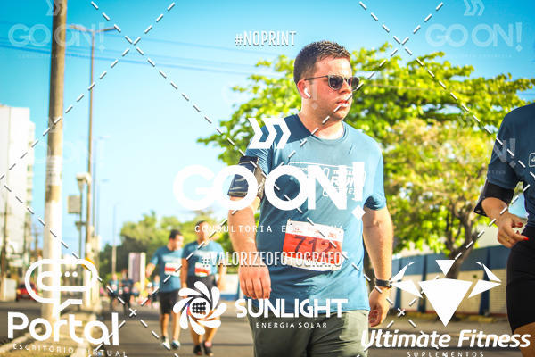 Buy your photos of the eventTrack e Field Run Series - SunRise on Fotop