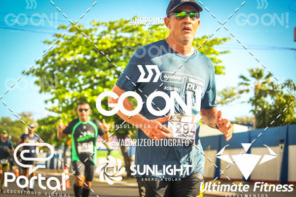 Buy your photos of the eventTrack e Field Run Series - SunRise on Fotop