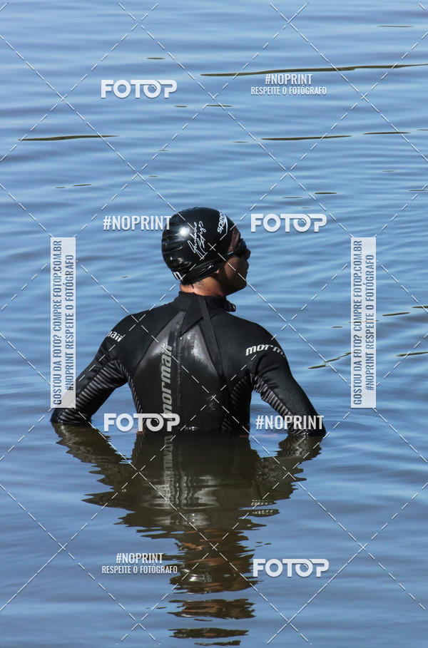 Compre as suas fotos do eventoREVEZAMENTO 10K DE NATA��O JULIO VICU�A no Fotop