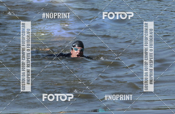 Compre as suas fotos do eventoREVEZAMENTO 10K DE NATA��O JULIO VICU�A no Fotop