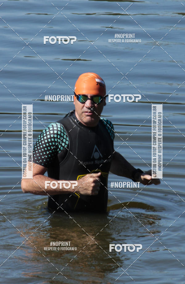 Compre as suas fotos do eventoREVEZAMENTO 10K DE NATA��O JULIO VICU�A no Fotop