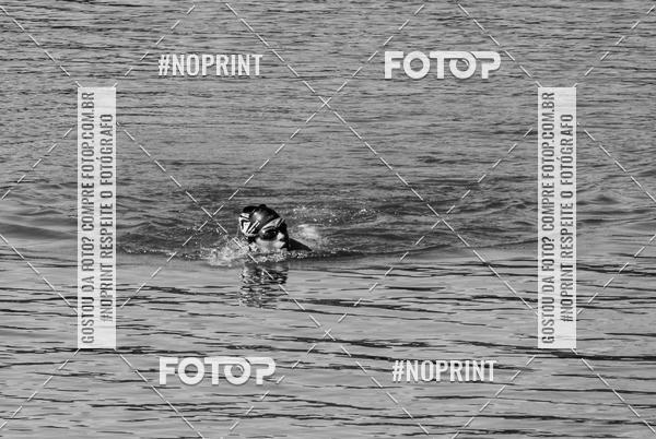 Compre as suas fotos do eventoREVEZAMENTO 10K DE NATA��O JULIO VICU�A no Fotop