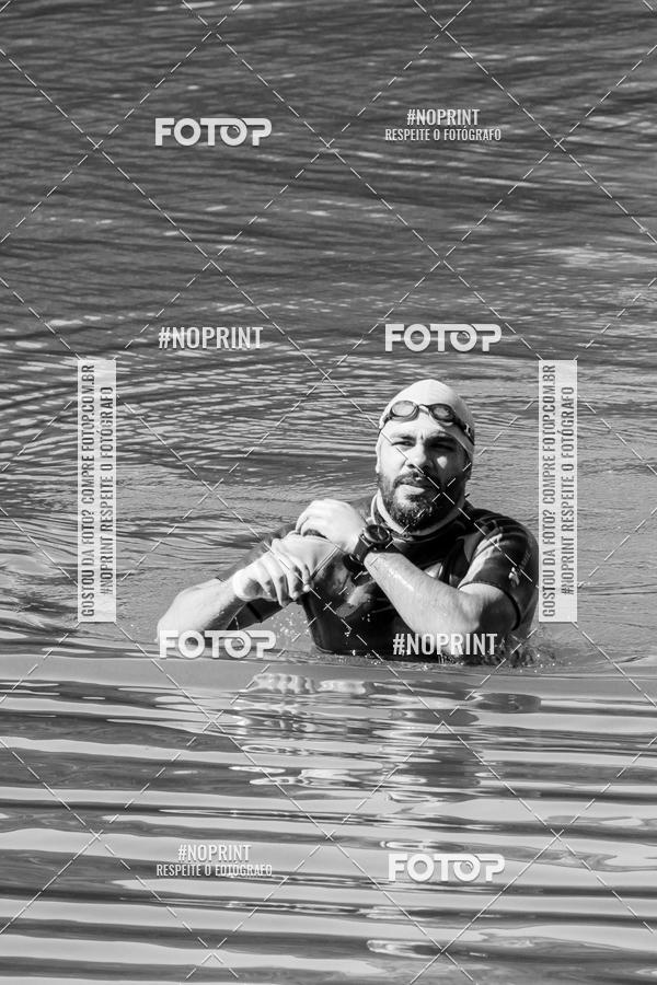 Compre as suas fotos do eventoREVEZAMENTO 10K DE NATA��O JULIO VICU�A no Fotop