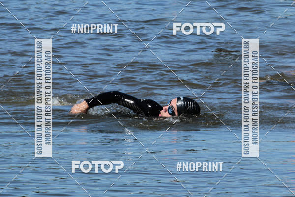 Compre as suas fotos do eventoREVEZAMENTO 10K DE NATA��O JULIO VICU�A no Fotop