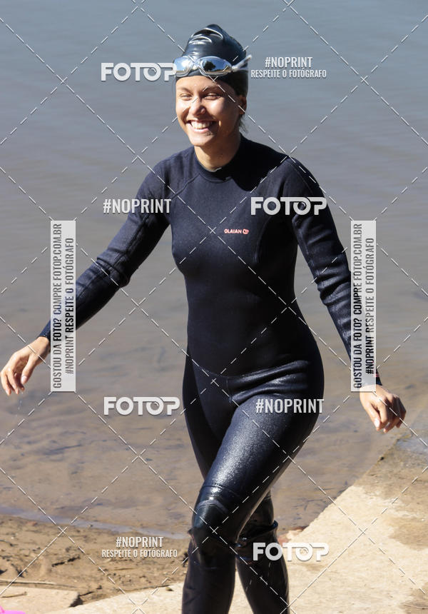 Compre as suas fotos do eventoREVEZAMENTO 10K DE NATA��O JULIO VICU�A no Fotop