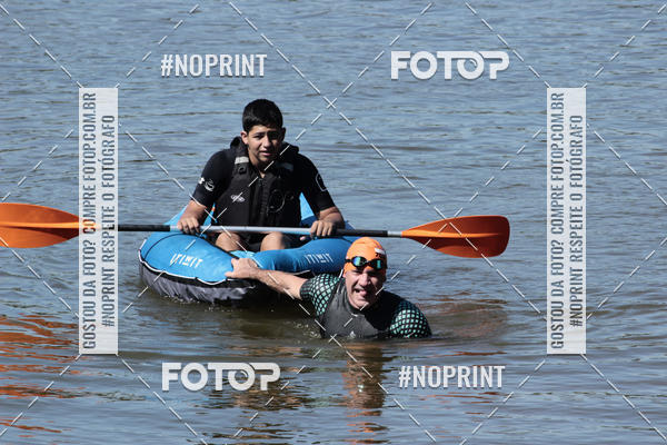 Compre as suas fotos do eventoREVEZAMENTO 10K DE NATA��O JULIO VICU�A no Fotop