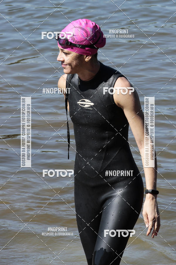 Compre as suas fotos do eventoREVEZAMENTO 10K DE NATA��O JULIO VICU�A no Fotop