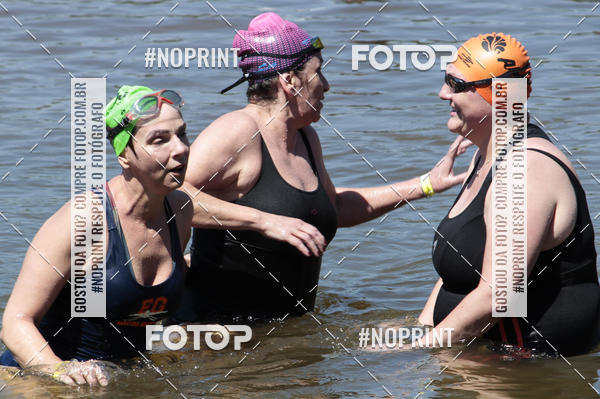 Compra tus fotos del eventoREVEZAMENTO 10K DE NATA��O JULIO VICU�A En Fotop