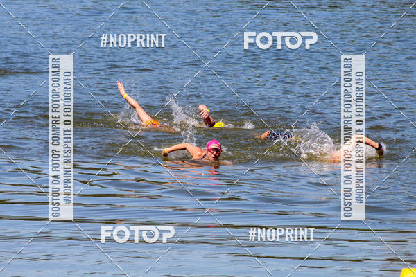 Compre suas fotos do eventoREVEZAMENTO 10K DE NATA��O JULIO VICU�A no Fotop