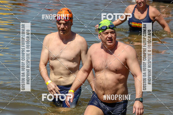 Compre suas fotos do eventoREVEZAMENTO 10K DE NATA��O JULIO VICU�A no Fotop