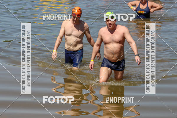 Compre suas fotos do eventoREVEZAMENTO 10K DE NATA��O JULIO VICU�A no Fotop
