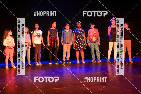 Buy your photos of the eventFesti Poema no Teatro Galpo  on Fotop