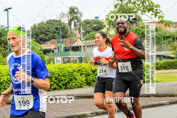 Buy your photos of the eventREI E RAINHA DO ASFALTO CORRIDA E CAMINHADA on Fotop