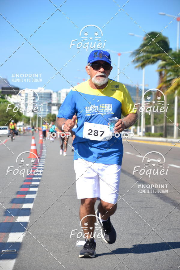 Buy your photos of the event21KES - MEIA MARATONA DO ESP�RITO SANTO on Fotop