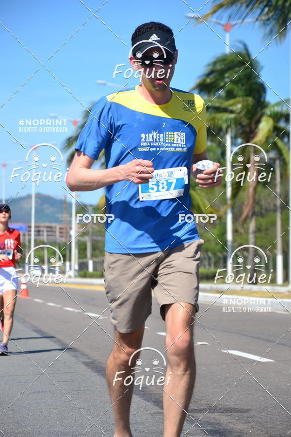 Buy your photos of the event21KES - MEIA MARATONA DO ESPRITO SANTO on Fotop