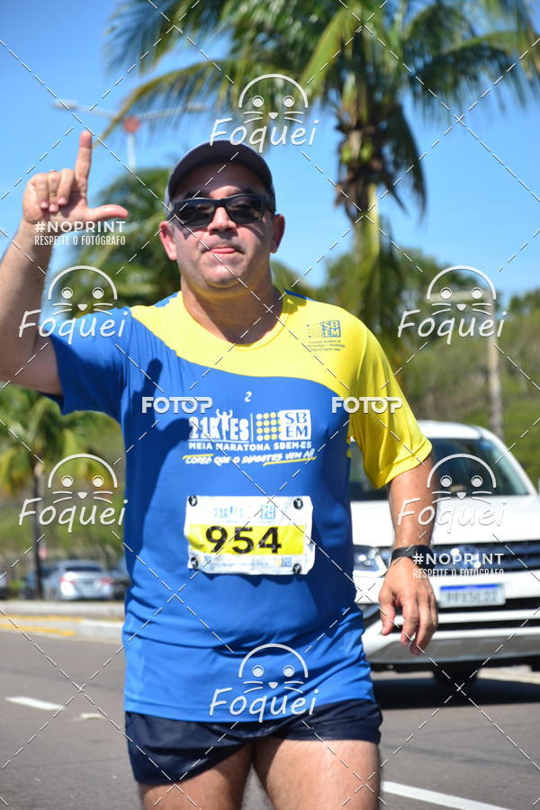 Buy your photos of the event21KES - MEIA MARATONA DO ESPRITO SANTO on Fotop