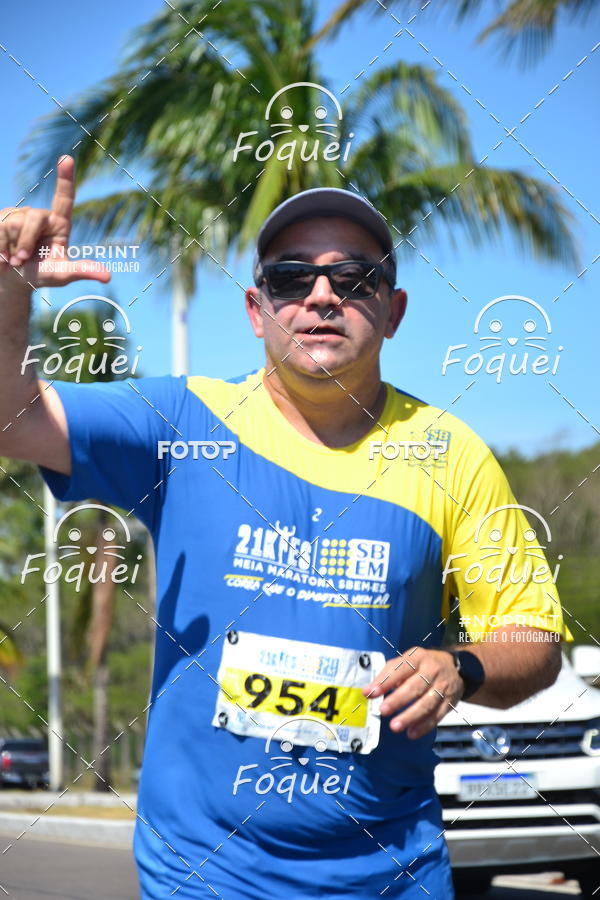 Buy your photos of the event21KES - MEIA MARATONA DO ESPRITO SANTO on Fotop