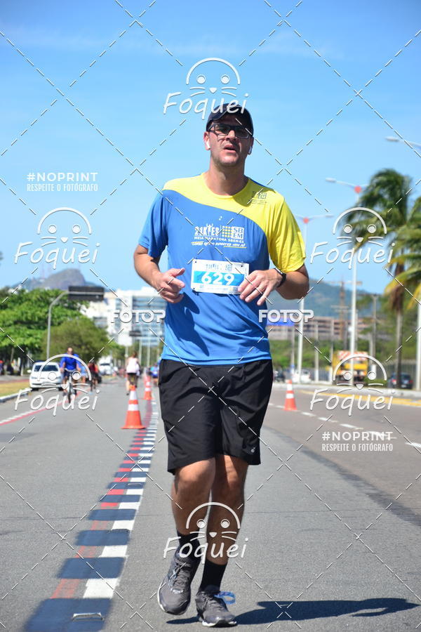 Buy your photos of the event21KES - MEIA MARATONA DO ESPRITO SANTO on Fotop