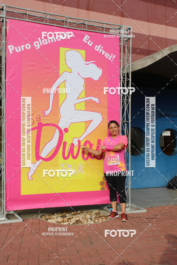 Buy your photos of the event5� Divas Run on Fotop