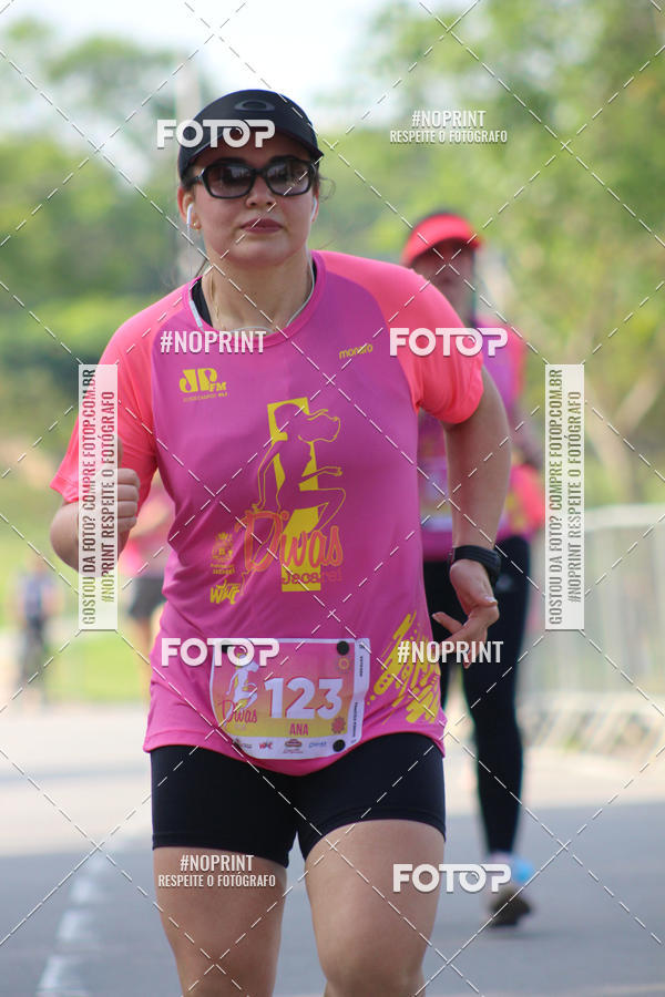 Buy your photos of the event5� Divas Run on Fotop
