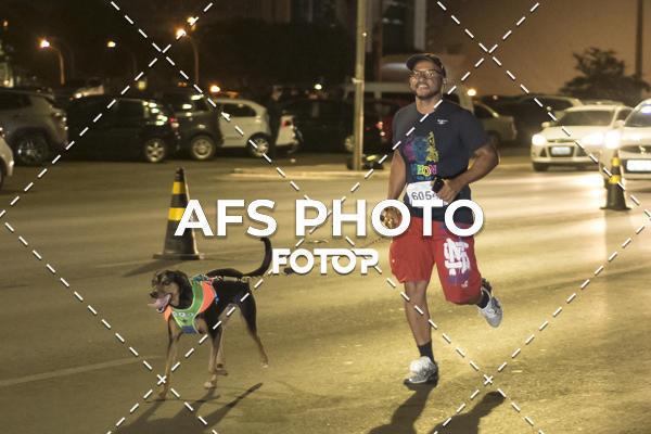 Buy your photos of the eventNeon Night Run 2019 - Brasilia on Fotop