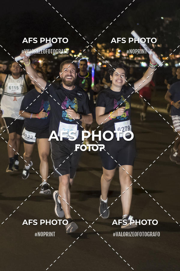 Buy your photos of the eventNeon Night Run 2019 - Brasilia on Fotop