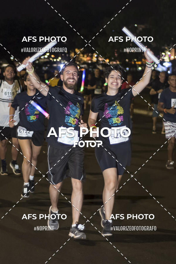 Buy your photos of the eventNeon Night Run 2019 - Brasilia on Fotop