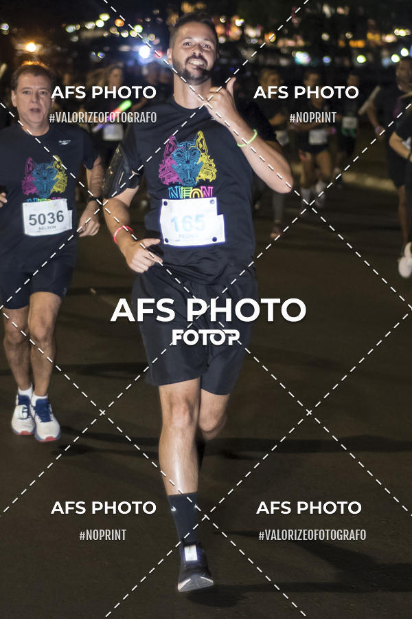Buy your photos of the eventNeon Night Run 2019 - Brasilia on Fotop
