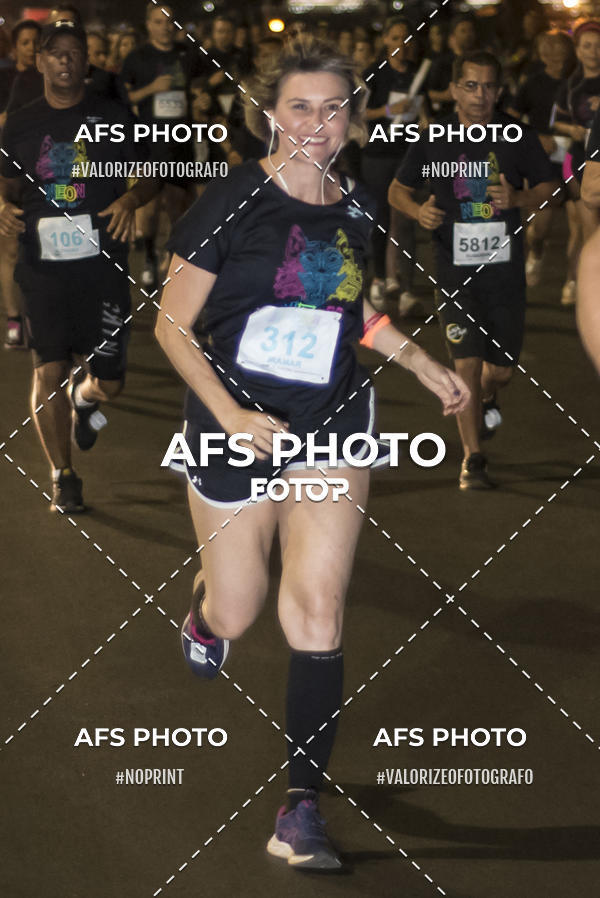 Buy your photos of the eventNeon Night Run 2019 - Brasilia on Fotop