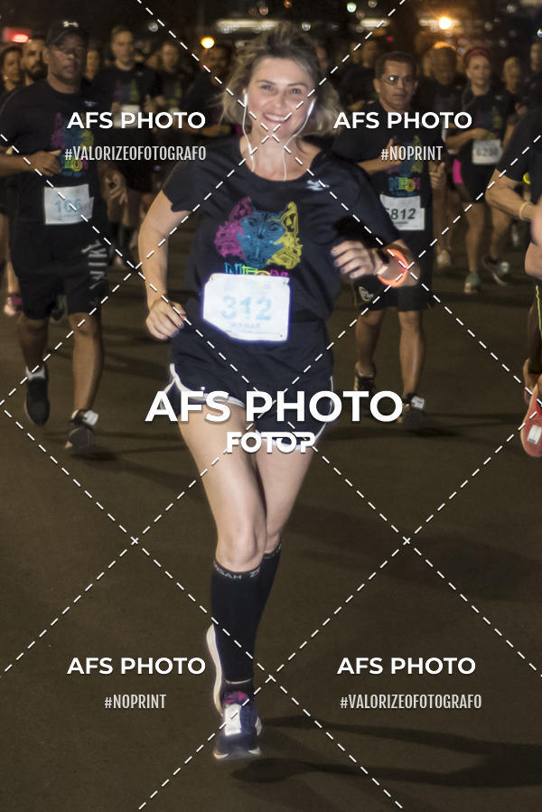 Buy your photos of the eventNeon Night Run 2019 - Brasilia on Fotop