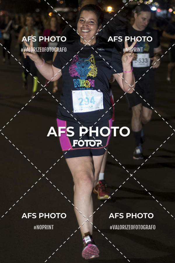 Buy your photos of the eventNeon Night Run 2019 - Brasilia on Fotop