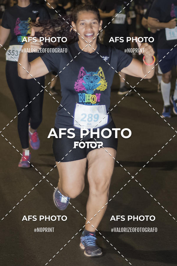 Buy your photos of the eventNeon Night Run 2019 - Brasilia on Fotop