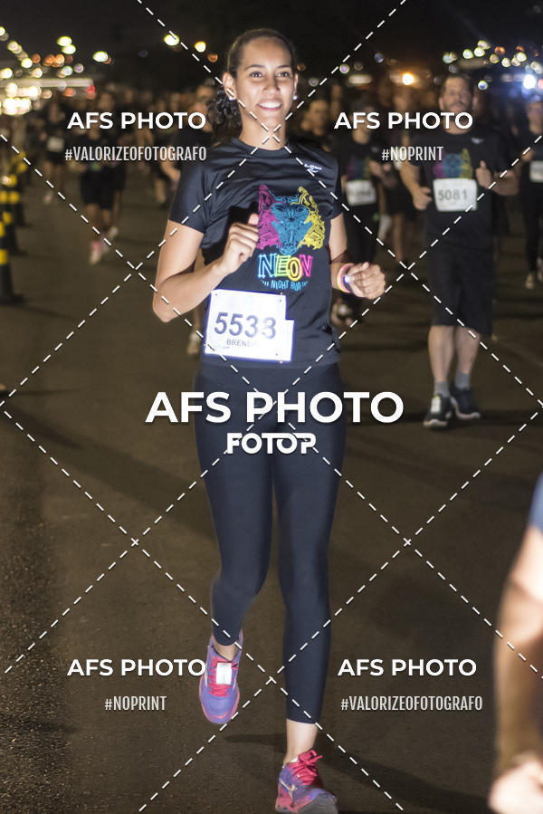 Buy your photos of the eventNeon Night Run 2019 - Brasilia on Fotop