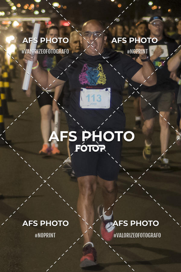 Buy your photos of the eventNeon Night Run 2019 - Brasilia on Fotop