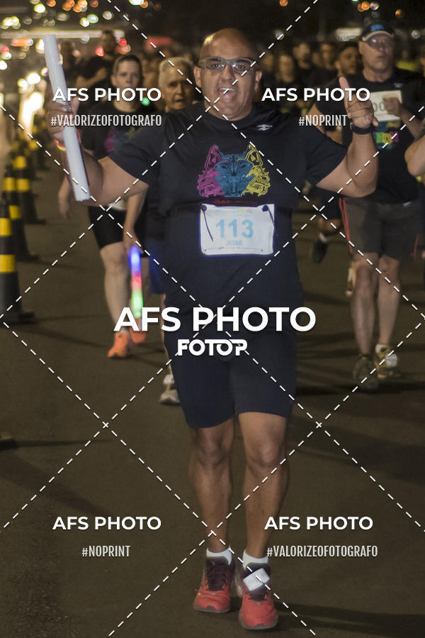 Buy your photos of the eventNeon Night Run 2019 - Brasilia on Fotop