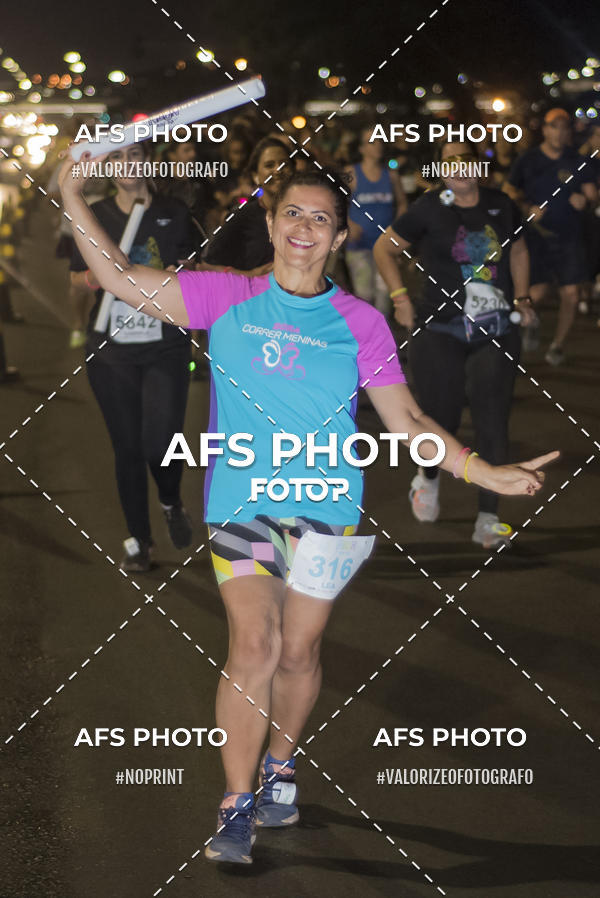 Buy your photos of the eventNeon Night Run 2019 - Brasilia on Fotop