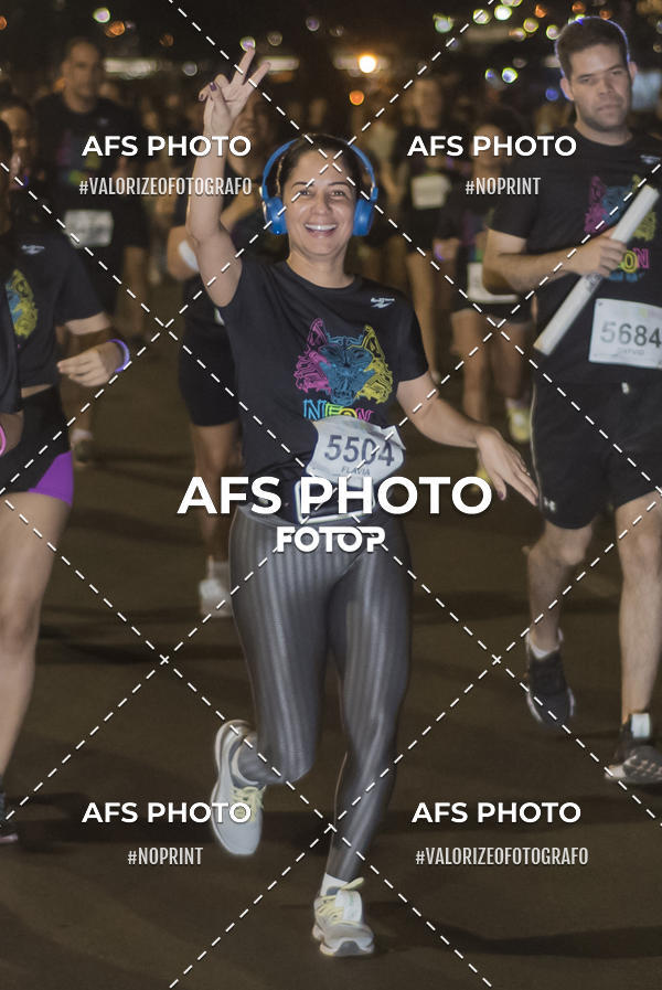 Buy your photos of the eventNeon Night Run 2019 - Brasilia on Fotop