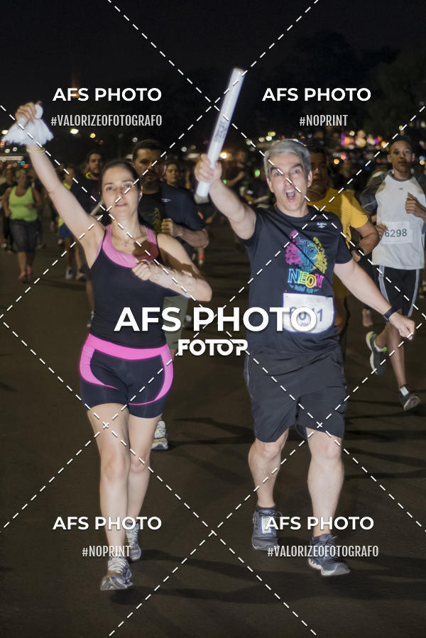 Buy your photos of the eventNeon Night Run 2019 - Brasilia on Fotop