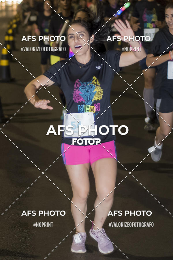 Buy your photos of the eventNeon Night Run 2019 - Brasilia on Fotop