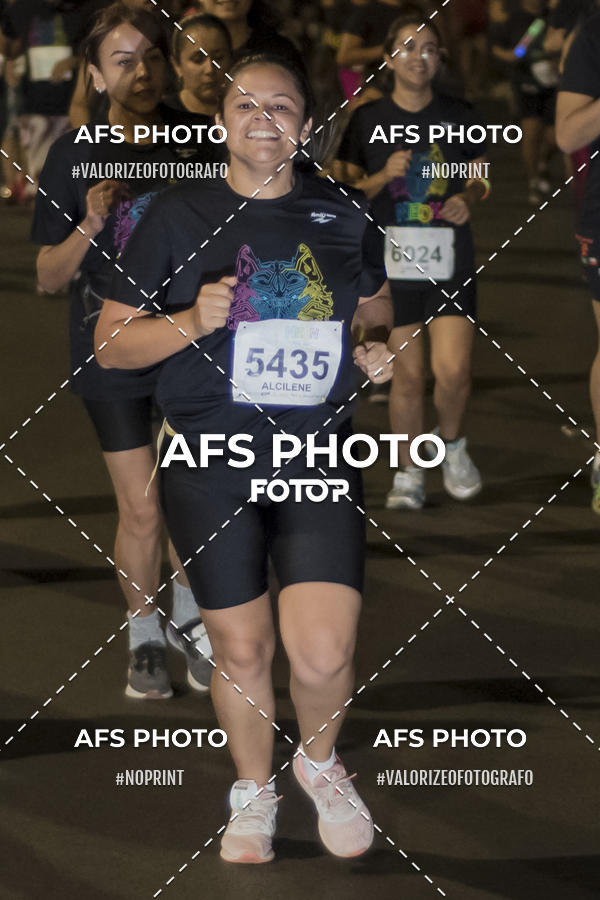 Buy your photos of the eventNeon Night Run 2019 - Brasilia on Fotop