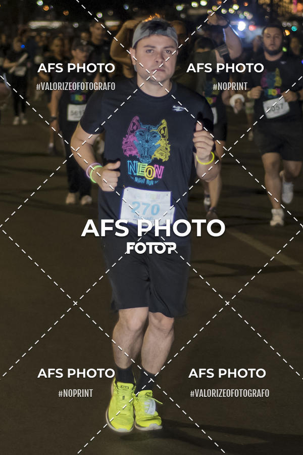 Buy your photos of the eventNeon Night Run 2019 - Brasilia on Fotop